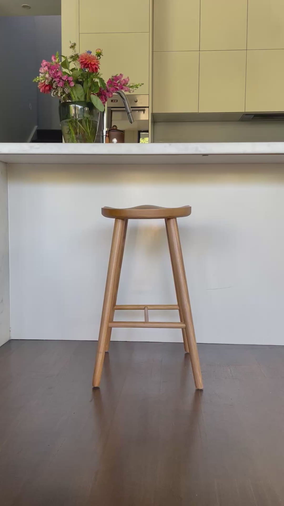 Dallas Saddle Stool - Natural